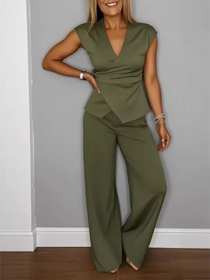 Olivia | Elegant women's set: V-neck top and trousers