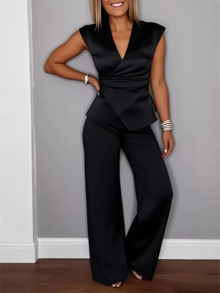 Olivia | Elegant women's set: V-neck top and trousers