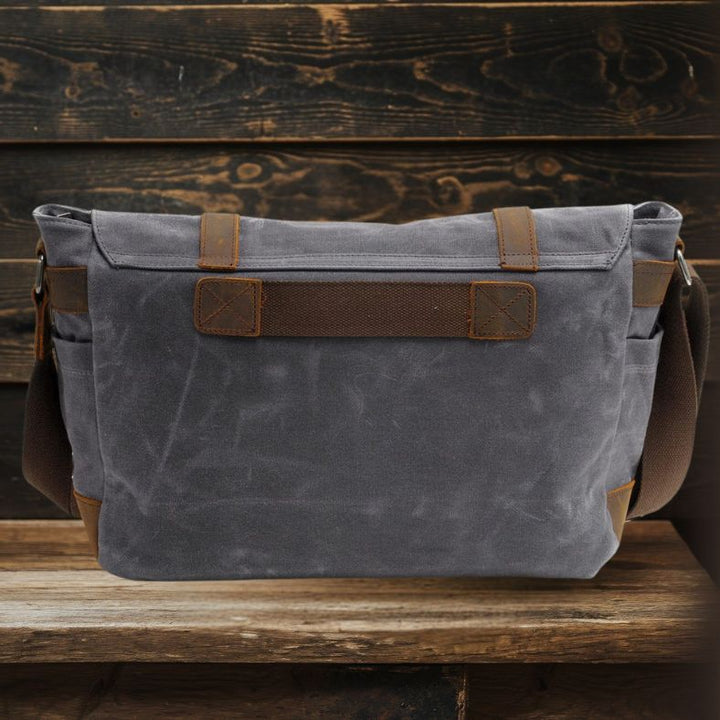 Alton - Canvas Messenger Bag