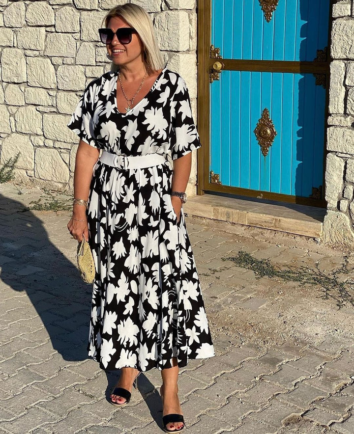 Patricia | Elegant dress with flattering tummy coverage